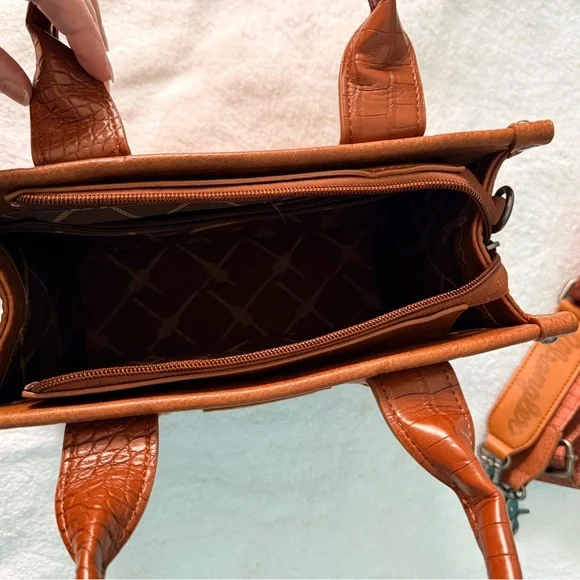 Wrangler Tan Leather Satchel Conceal Carry - Picture 7 of 10